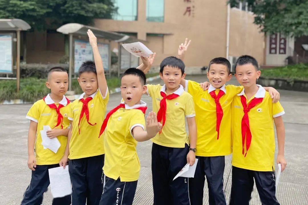 有人想写小说么我可以和她一起和写